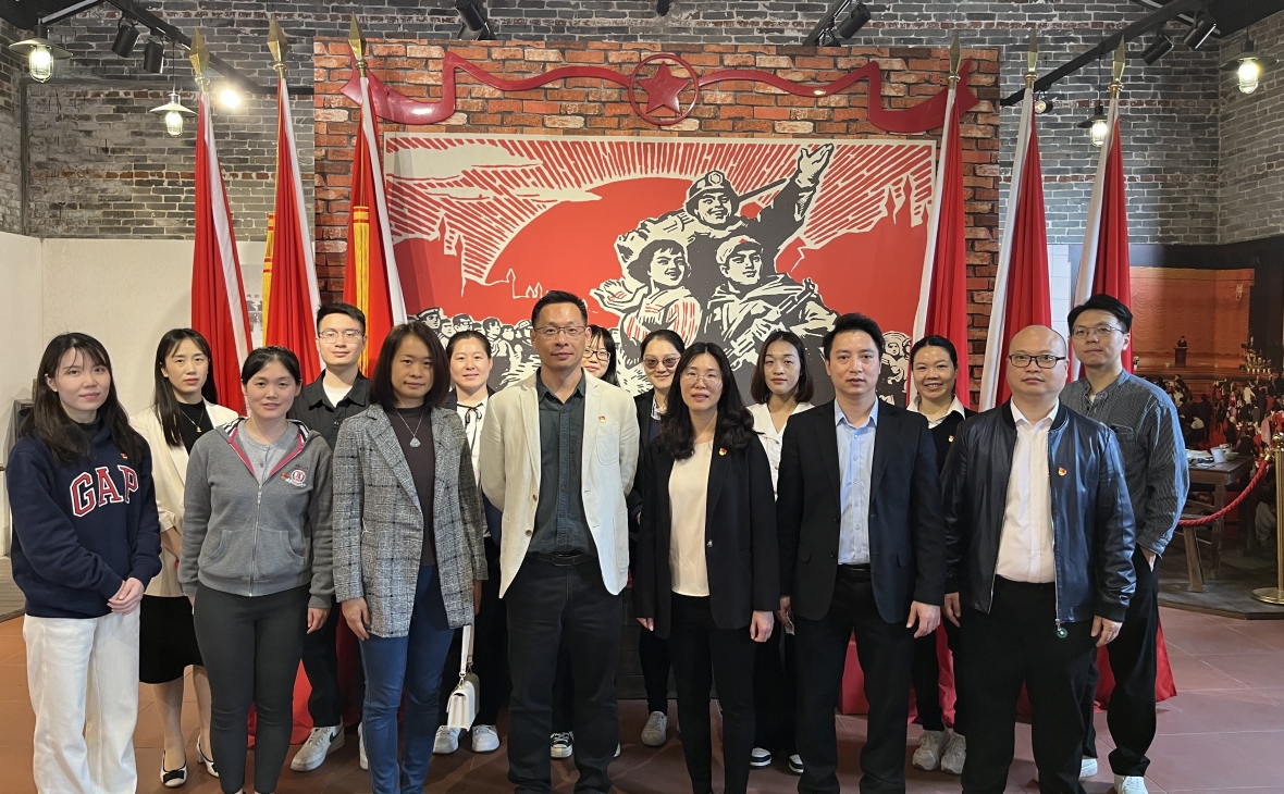 學思踐悟二十大  一心向黨筑未來——電子口岸公司黨支部開展主題黨日活動